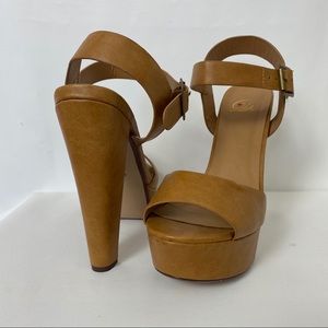 LOLA SHOETIQUE PLATFORM SANDAL HEELS